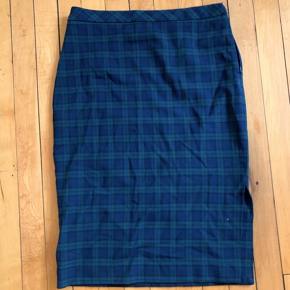 Banana republic size 2 plaid skirt, fits size 4 as well, like New